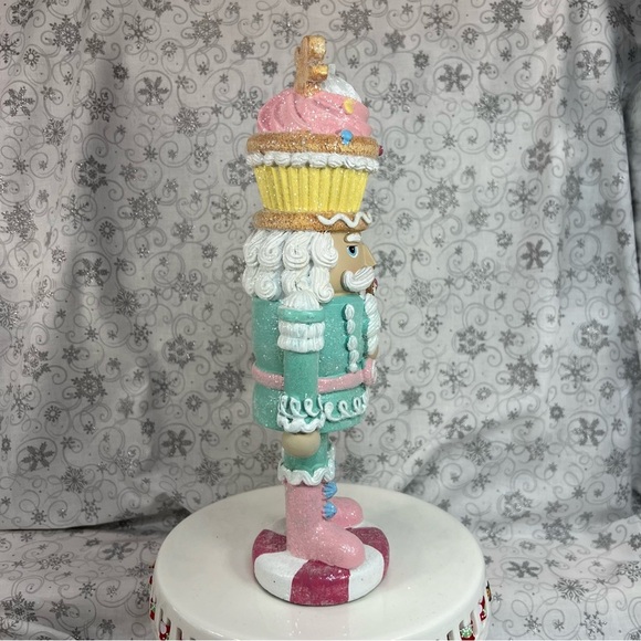 Christmas Bakery Sweet Treat Candy Pastel Gingerbread Cookie Nutcracker Figures - Picture 5 of 12